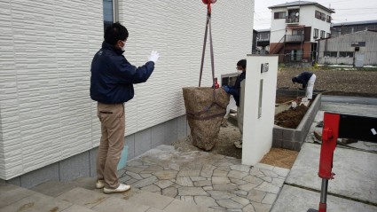 古いお庭の水鉢を再利用　姫路