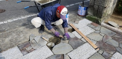 山崎町アプローチ工事｜石貼り板石