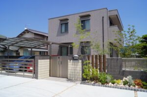 旭化成ヘーベルハウスモノトーンカラーのシンプルモダン新築外構 姫路市O様邸