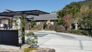 鉄平石貼りアプローチ　太子町