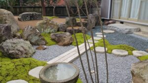 石を再利用した和庭のリノベーション工事　たつの市
