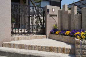 ミカゲ石オリジナル門柱の和風門廻り　姫路市Ｎ様邸