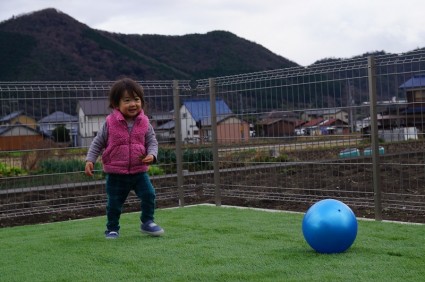 人工芝のお庭　市川