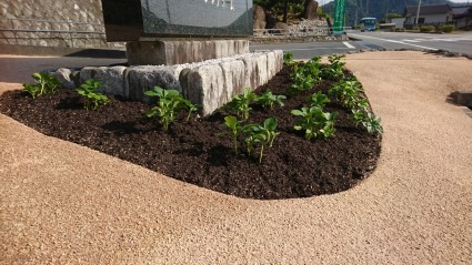 草引とさよならする草の生えないお庭へ佐用町 姫路市の外構 エクステリア お庭のことなら サンガーデンへ